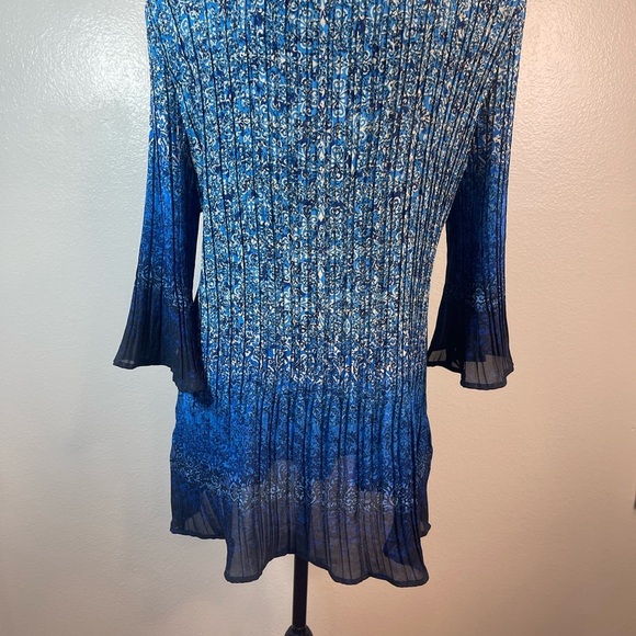 Catherines Blue Patterned Blouse​​ - Picture 6 of 8